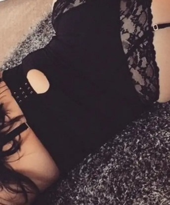 Мое нежное тело и опыт дадут тебе незабываемые ощущения. Приглашаю в уютные апартаменты, где создам атмосферу удовольствия и релакса. Я разносторонняя любовница, готовая исполнить самые смелые фантазии. Обожаю классический и оральный секс, массаж и стриптиз. Мои клиенты говорят, что время со мной проходит незаметно и они всегда хотят вернуться ко мне снова и снова. Мои фото настоящие, без ретуши и фильтров. Жду встречи с тобой, чтобы сделать твои мечты реальностью 💋🌹 9131, 30 лет