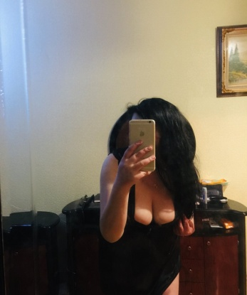 Мое нежное тело и опыт дадут тебе незабываемые ощущения. Приглашаю в уютные апартаменты, где создам атмосферу удовольствия и релакса. Я разносторонняя любовница, готовая исполнить самые смелые фантазии. Обожаю классический и оральный секс, массаж и стриптиз. Мои клиенты говорят, что время со мной проходит незаметно и они всегда хотят вернуться ко мне снова и снова. Мои фото настоящие, без ретуши и фильтров. Жду встречи с тобой, чтобы сделать твои мечты реальностью 💋🌹 9131, 30 лет